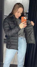 Jaqueta Puffer Tommy Hilfiger FEMININA - Preta