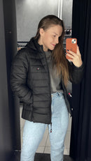 Jaqueta Puffer Tommy Hilfiger FEMININA - Preta